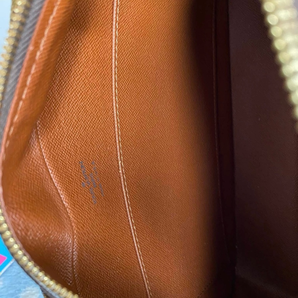 Louis Vuitton Cite MM - Picture 15 of 16
